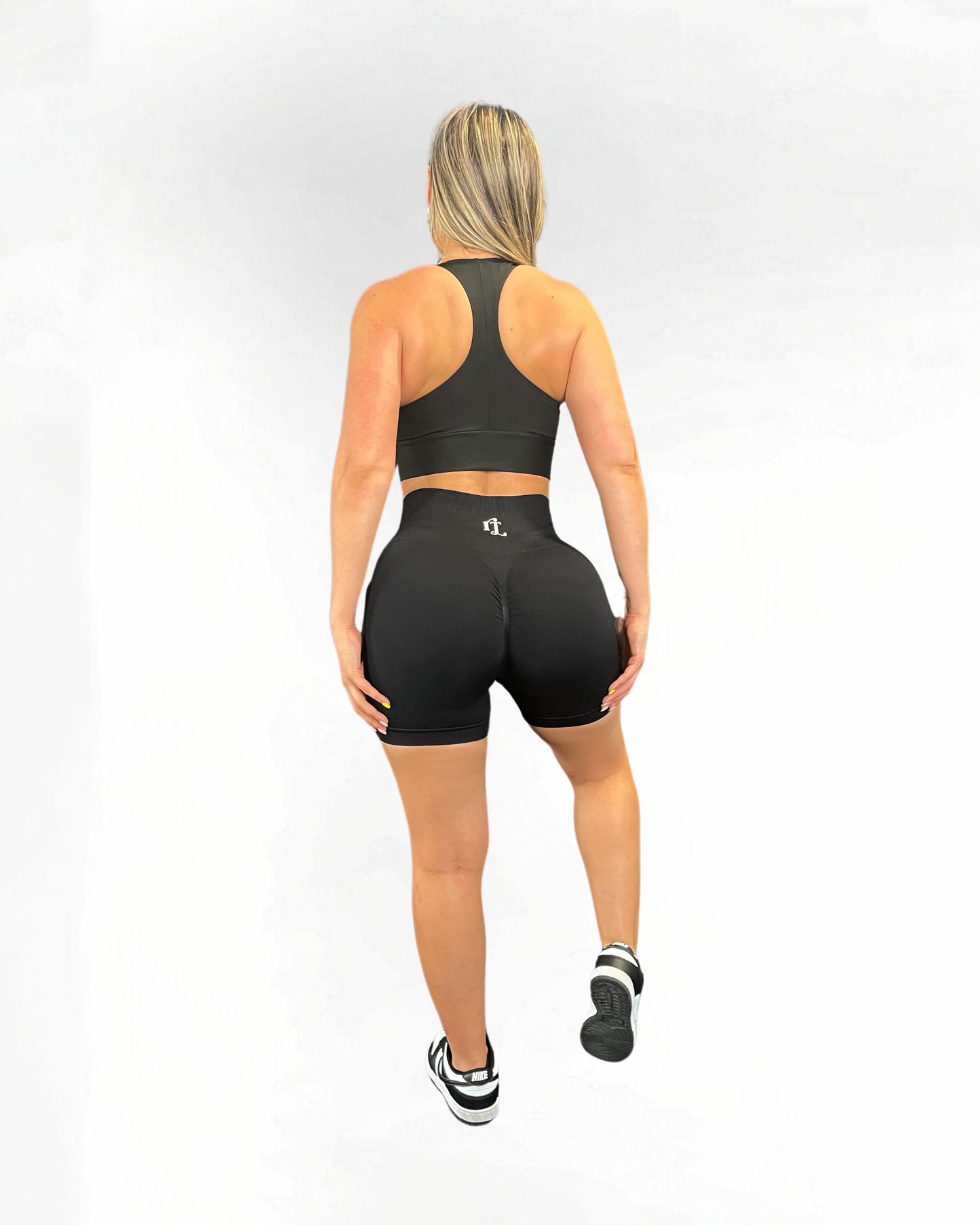 Midnight Black Seamless Contour Scrunch Butt Biker Shorts